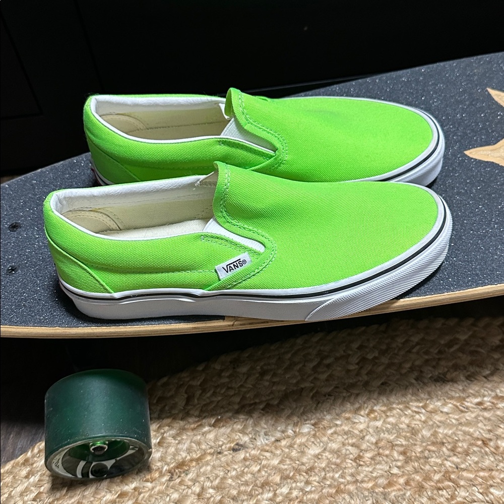 Vans Neon Gecko Green Slip-On Canvas Sneakers W 7.0 M 5.5 - Picture 2 of 16